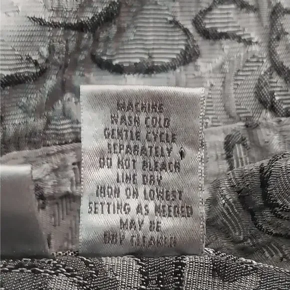 NWOT! CHICO'S! GRAY & SILVER ROSETTE PATTERN TAPESTRY STYLE JACKET, TOP! SZ 14 - Picture 9 of 10